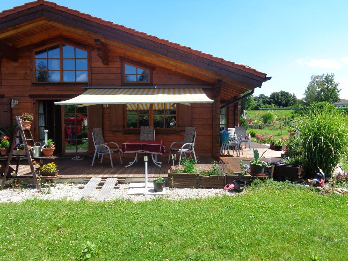 Barrierefreies Zimmer Im Blockhaus Mit Sauna Am See Soyen Exterior photo