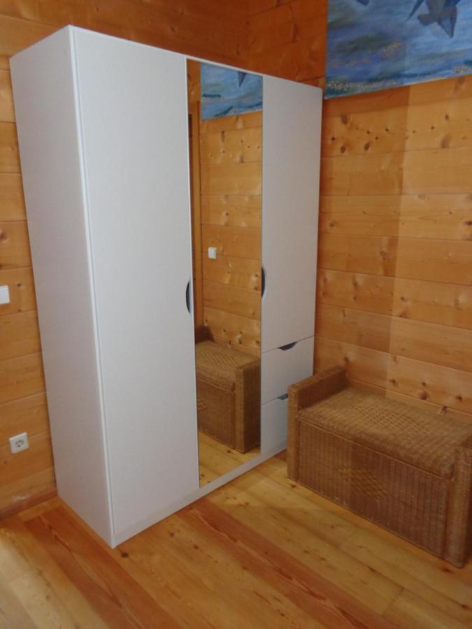 Barrierefreies Zimmer Im Blockhaus Mit Sauna Am See Soyen Exterior photo