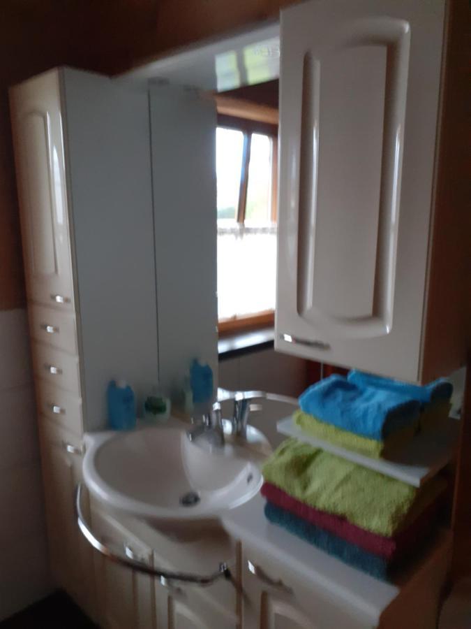 Barrierefreies Zimmer Im Blockhaus Mit Sauna Am See Soyen Exterior photo